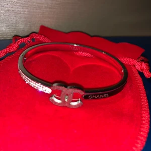 Armband - Nästan ny