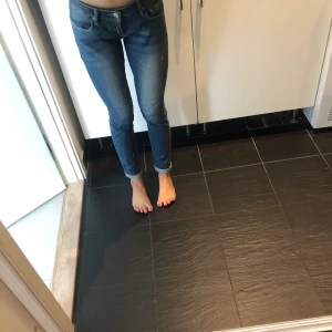 Jeans - Jeans från mq och från märket 365, väldigt bekväma och användbara till vardags!💘 dem är dessutom i väldigt bra skick då jag inte använt jeansen så mkt💝
