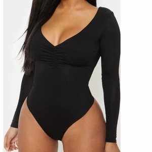 Body Prettylittlething  - Supersnygg body från Prettylittlething! 