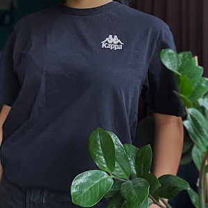 Kappa T-shirt - Svart med tryck på ryggen + finns möjlighet att mötas upp i Stockholm annars står köparen för frakten