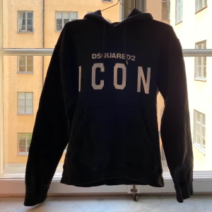 Dsquared2 hoodie size M - original price: 3200sek 