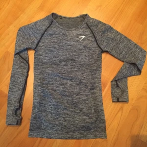  - GYMSHARK träningströja i nyskick