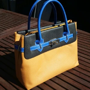  - Superfin Liten-mellanstor väska!