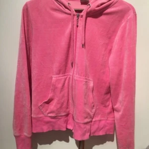  - Sammets liknande tjocktröja i rosa 