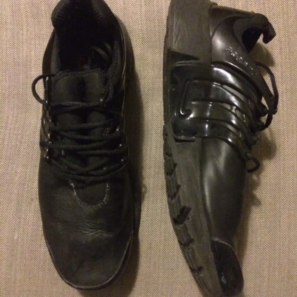Nike presto black leather. Skor.