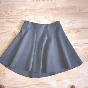 Jättefin kjol, aldrig använd från h&m