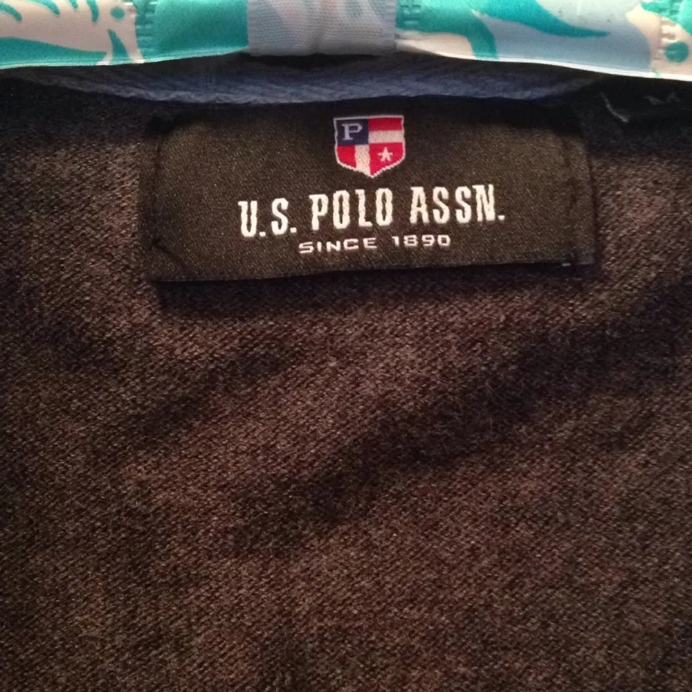 Långärmad skjort-tröja från U.S Polo. Strl. M, gott skick!. Skjortor.
