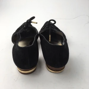  - Michael Kors klackskorna,storlek 40,svart mocka