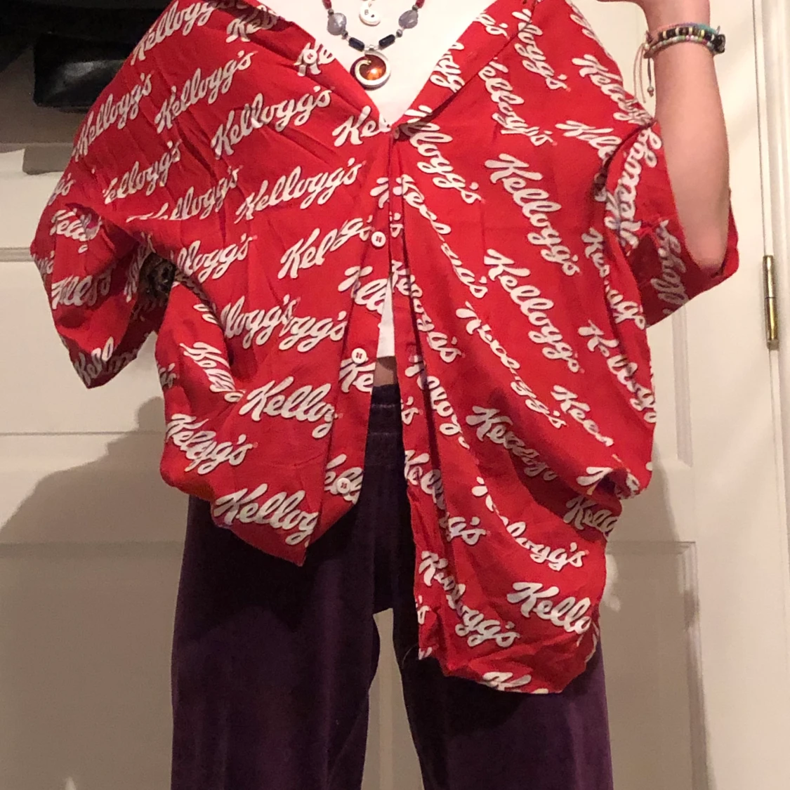 Röd Kelloggs skjorta