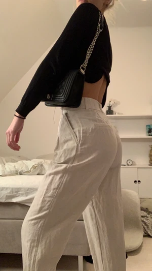 Linnebyxor - Skit snygga linnebyxor från h&m strl 36. Som nya och perfekt till sommaren! Fraktar ej, möts upp i Malmö. 