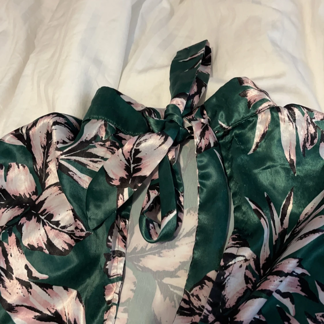 Mönstrad silkesklänning  - 91