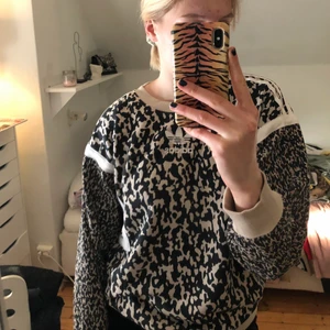 Adidas Sweatshirt - Svincool sweatshirt från Adidas i strl S. 