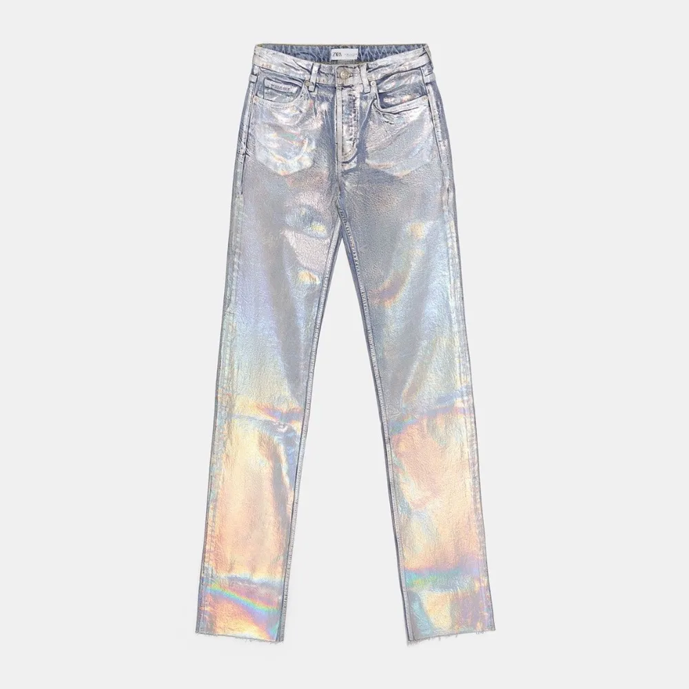Intressekoll på mina jeans från zara! Helt slutsålda. Köpta här på Plick men i princip oanvända🤍 Kan tänka mig att byta mot ett par likadana i storlek 36, BUD PÅ 900+frakt. Jeans & Byxor.