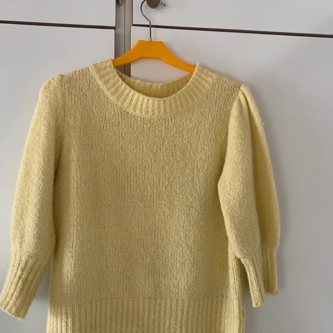 Short Puff Sleeve Knitted Sweater
