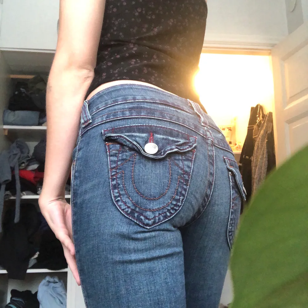 Supersnygga true religion ☯️ jeans! Ganska stretchiga och typ straight leg@ budgivning om många är intresserade💓. Jeans & Byxor.