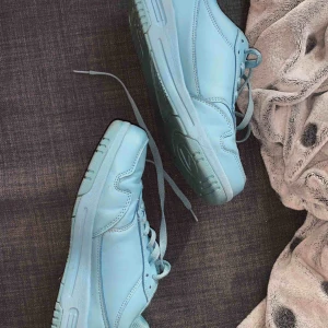  - Riktigt coola sneakers, säljs då de ej är min stil. Lite använda☺️ går att mötas upp i Gbg eller lämna i brevlåda Gbg, annars tillkommer frakt 🌷
