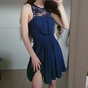 Klänning strl S - Superfin marinblå klänning i storlek S! Aldrig använd, prislapp finns kvar. 100 kr, köpare står för frakt 💙