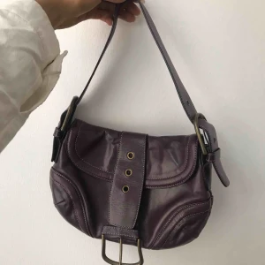  - Suuuperfin secondhandväska, aldrig använd. 