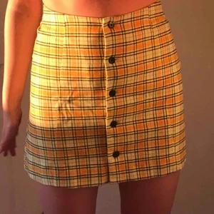  - Jättefin kjol från monki 💛💛💛passar s-m