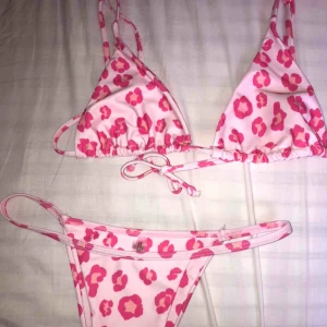  - Säljer denna jätte fina helt oanvända bikinin från zaful bra skick och så fin💞🌸 köparen står för frakten!