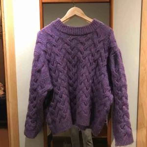  - Lila tröja från Zara.