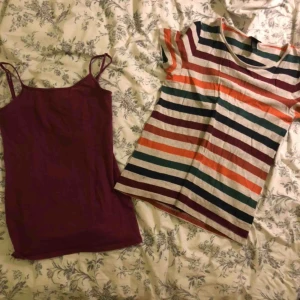 Tröjor - Fina toppar! 1 för 20, två för 30. Är i fint skick. 🥰  frakten kostar 44 för båda och 22 för en 