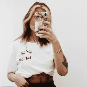  - Målat trycket med textilfärg🦋 frakt tillkommer för köparen. Tvättas i 40 grader maskintvätt.