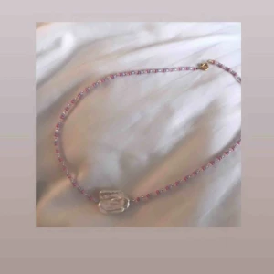  - Säljer jättefina handgjorda smycken. Kontakta mig för egen beställning💕