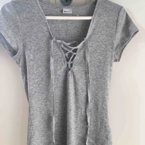  - Superfin kroppsformad topp från ginatricot som sitter jättefint🦋