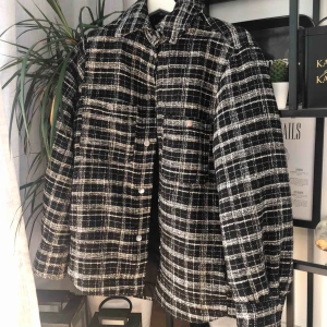  - Skitsnygg jacka från H&M!! Används för lite tyvärr. Storlek XS men passar upp till M! 200+ frakt. 