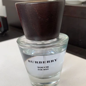 Burberry Touch Parfym - Skit fräsch burberry parfym 50ml, lite använd som man kan se på bilden! Kan skickas mot frakt!
