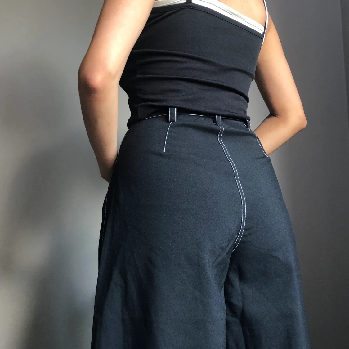 90s byxor med kontrastsöm strl 38 - 90