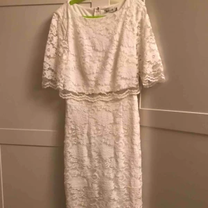  - Perfekt sommarklänning och är såååå fin! Köpt på Nelly  Kontakta om du vill se bättre bilder 