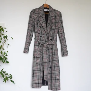 Ruting Trench från Ivy Revel - Skitsnygg på, använd fåtal ggr.