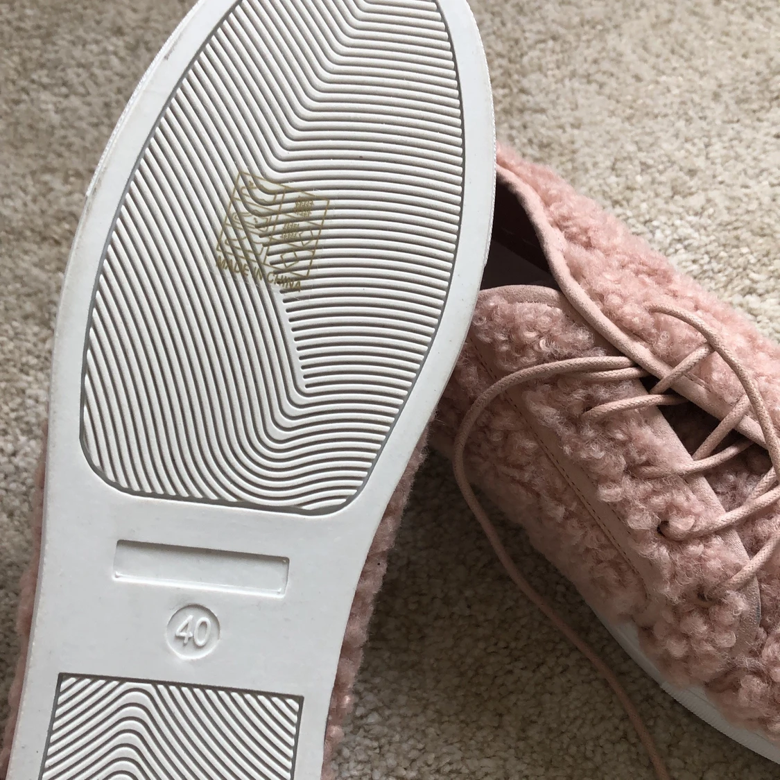 Rosa fluffiga skor 🌸 - 90