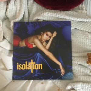 Kali Uchis vinyl🍄 - Isolation av Kali Uchis, på vinyl. Jättebra album, men jag använder aldrig skivan🥺