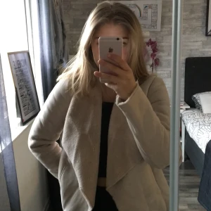 jacka  - Jättegosig jacka🧡