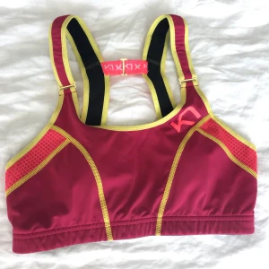 Sport-bh från Kari Traa - Snygg sport-bh från Kari Traa i storlek M