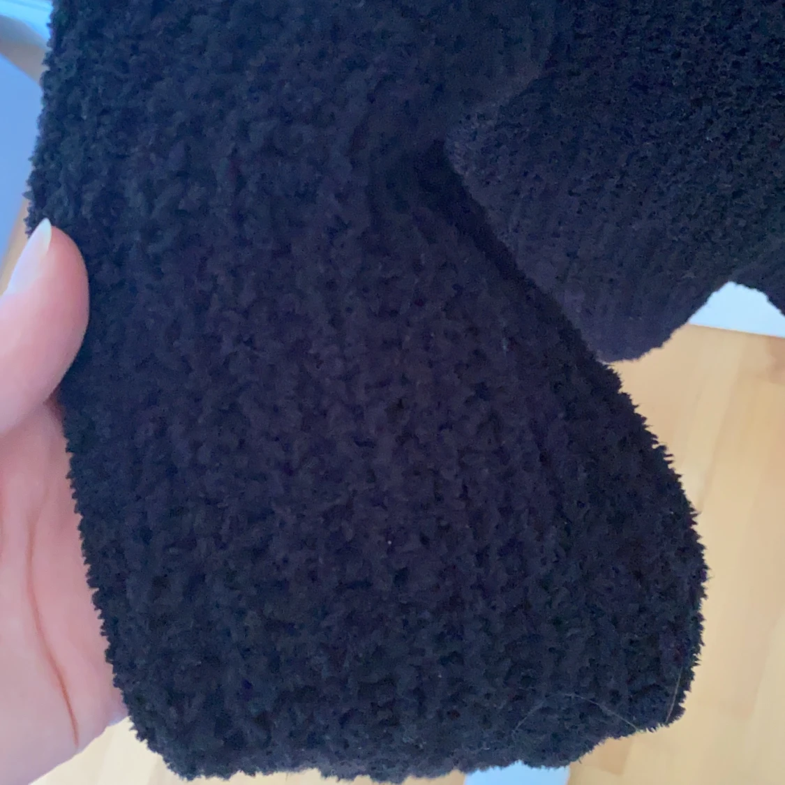 Svart tjocktröja med polokrage  - 90