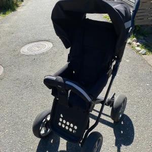 Brio barnvagn  - En barnvagn i bra skick. 