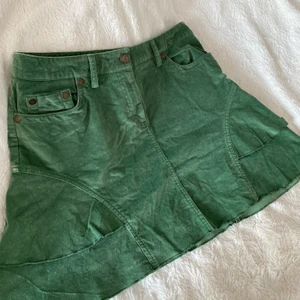 Grön kjol - Supersöt kjol, frakt: 66kr💞💞