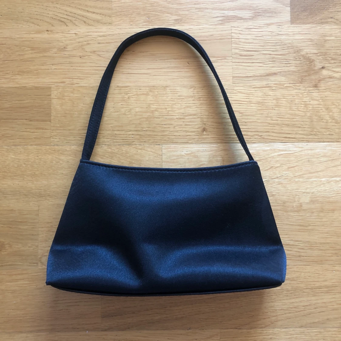 Svart axelväska - 90