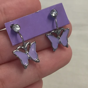Sötaste fjäril örhängen💜 - De sötaste y2k fjäril örhängen någonsin💜💜 frakt:10kr
