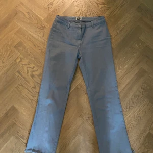 Weekday jeans - Ljusblåa jeans från weekday. Lågmidjade. Storlek 36/s