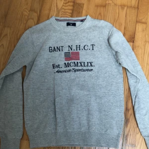 Gant tröja stel M - Grå gant tröja strl M i bra skicka haft den 1 år blivit för liten 