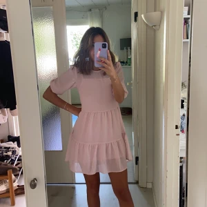 Puffig klänning från h&m  - superfin sommarklänning; storlek S 