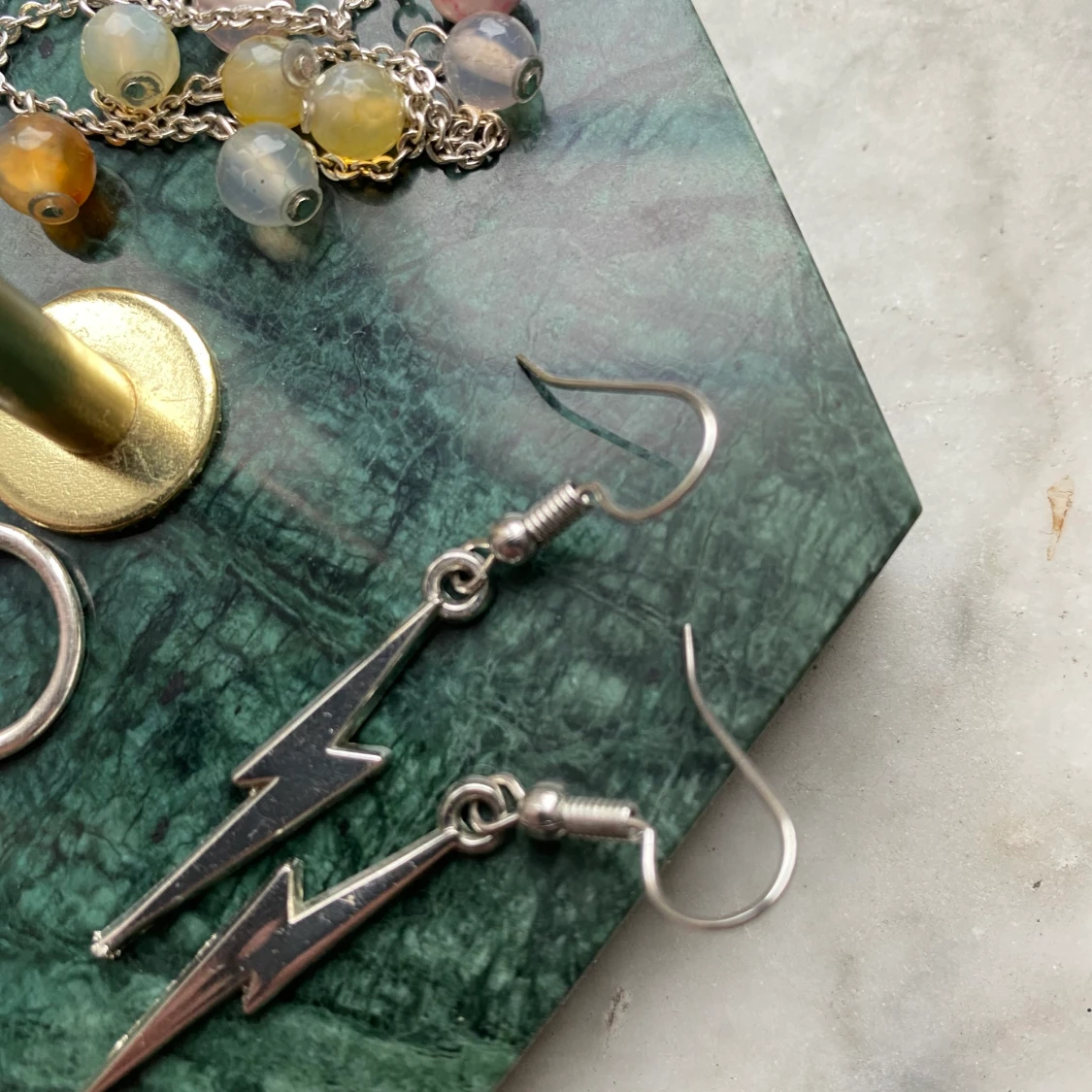 Blixt örhängen och armband. - 90