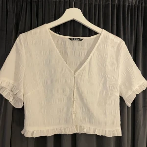 Topp ifrån shein - Alldrig använd! Strl L men mer som S