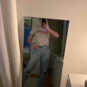 Justin Bieber T-shirt - Säljer denna t-shirt från H&M, köpt för några år sen och använd ett fåtal gånger. Köparen står för frakten❣️