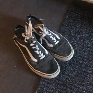 Slitna vans skor i storlek 38